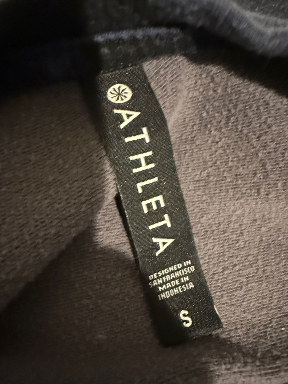 B Athleta Women’s Small Navy and Gray Camo Crew Sweatshirt - Picture 5 of 6